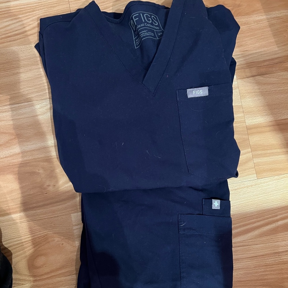 Figs Deep Blue Scrub Set